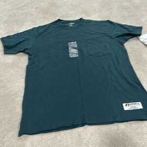 ⭐️🎉Mens Russel athletic t-shirt size Med